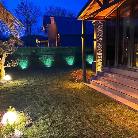Shaman Bungalow Villas 101